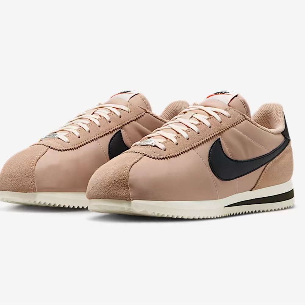 Nike Cortez nylon 9 women’s nwot
